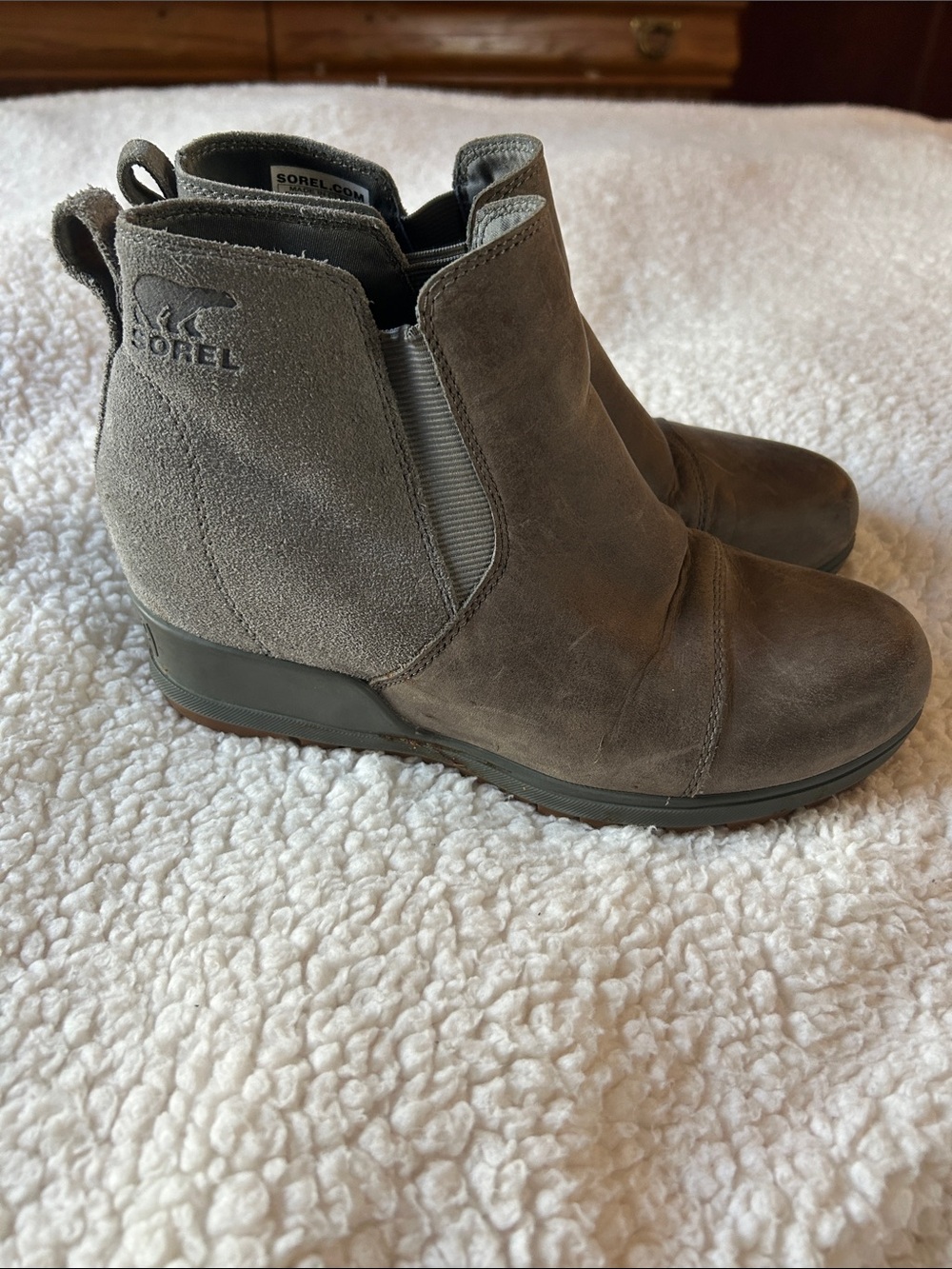 Size 7.5 Sorel Evie Boots